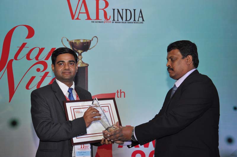 Mr.Deepak sahu,Publisher,VAR INDIA  giving away award to MICROWORLD